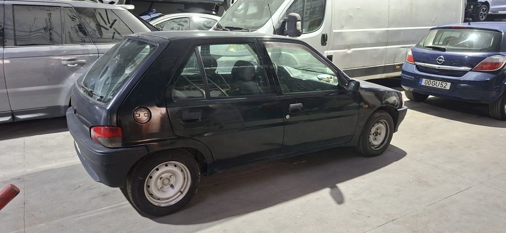 Peugeot 106 fase 1 1.5d
(Motor danificado)
