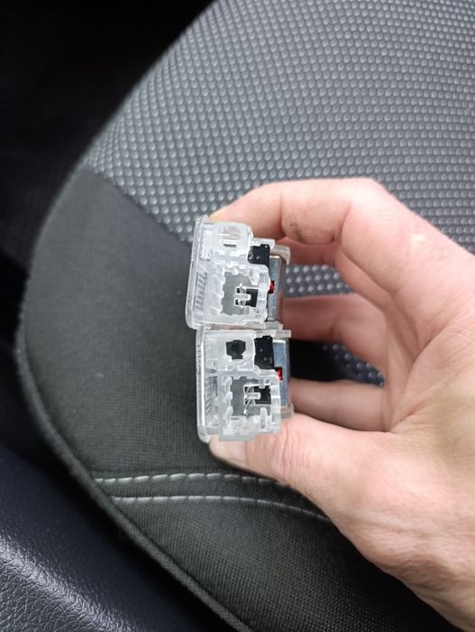 Подсветка в двери на Пежо 3008