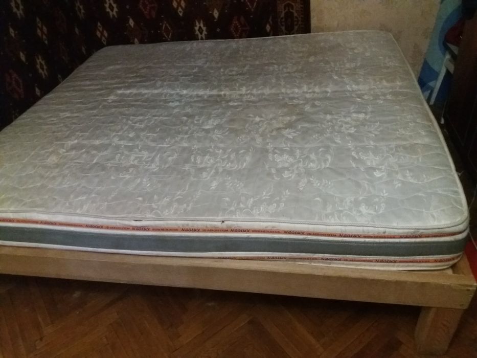 Матрас на двуспальную кровать