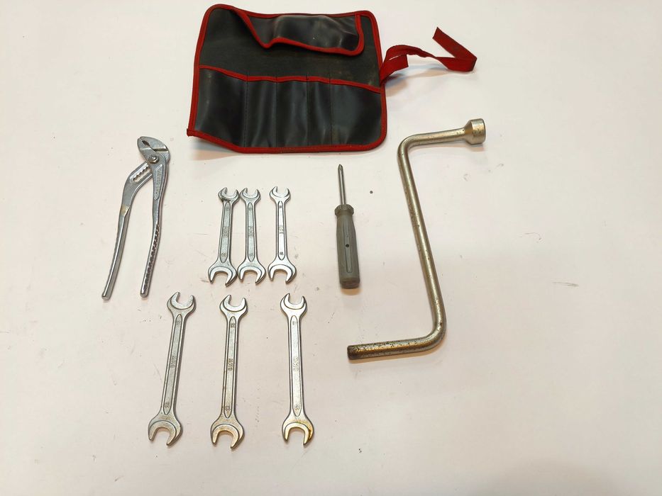 Śrubokręt Kombinerki Klucz Świec BMW Narzędzia naprawcze pokrowiec E46 E39 E90 E60