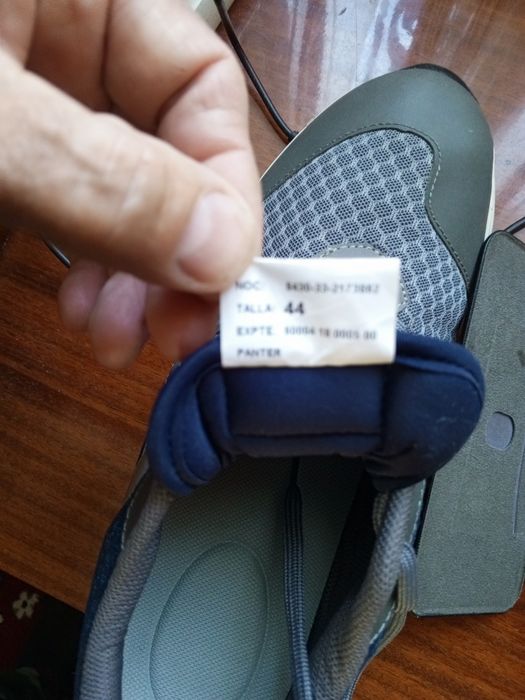 Продам кросівки.Італія.