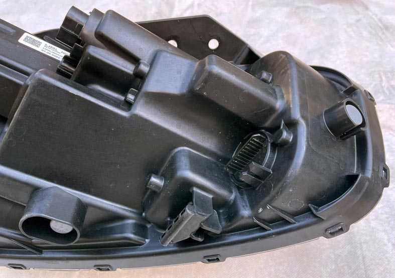 otica frontal ESQ kia Xceed FULL LED . fase 2