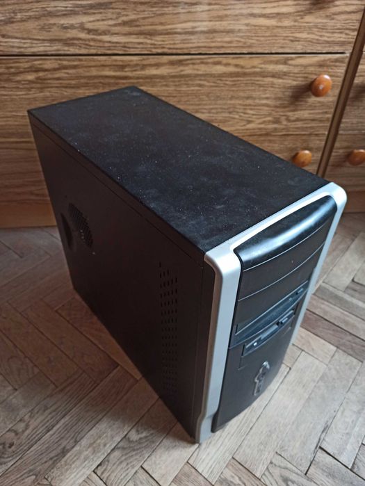 Sprawny Komputer Athlon 64 X2 4400+, 2 GB Ram, GF6200, M52L-S3, 400W