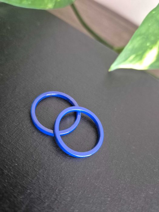 Dwie obrączki ceramiczne pierścionki