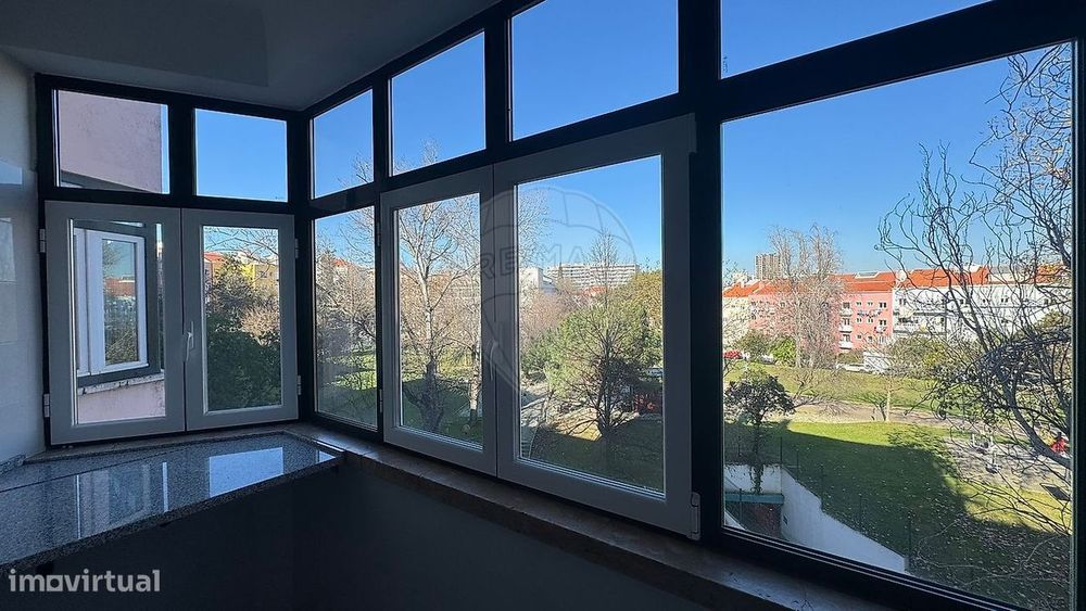 Apartamento T5 para arrendamento