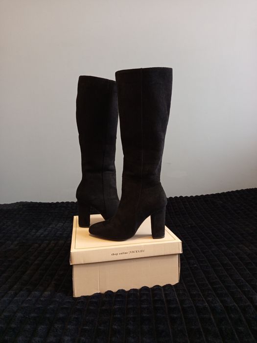 Nowe damskie wysokie kozaki zamszowe czarne na słupku 36 23.5 cm