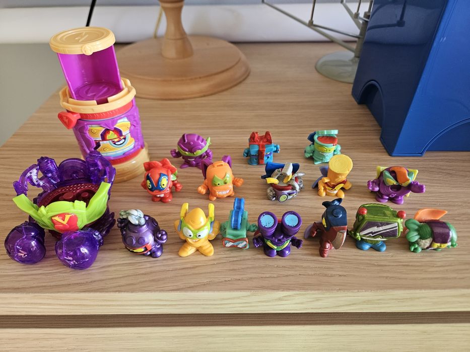 Super zings 15 figurek i 2 dodatki