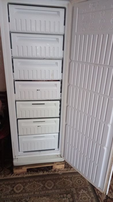 Продам морозильною камеру