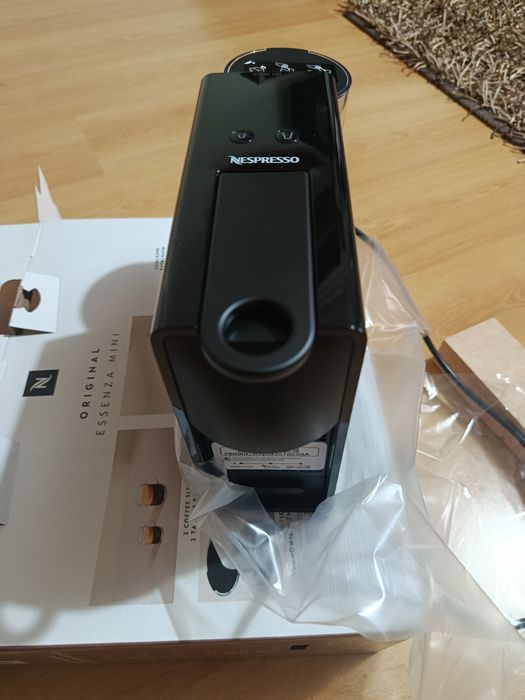 Máquina Café Nespresso Essenza Mini