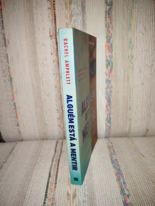 Alguém está a mentir | Rachel Amphlett (Portes grátis)