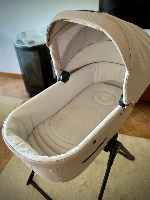 Alcofa/ Berço Premium com suporte Inglesina