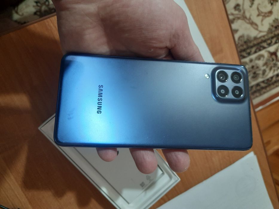 Самсунг м53  8/128