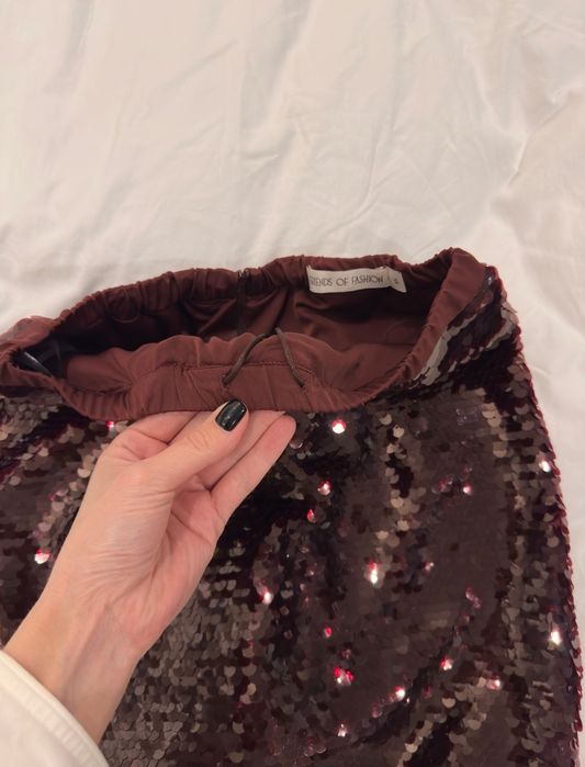 Юбка в пайетках friends of fashion
Бренд friends of fashion