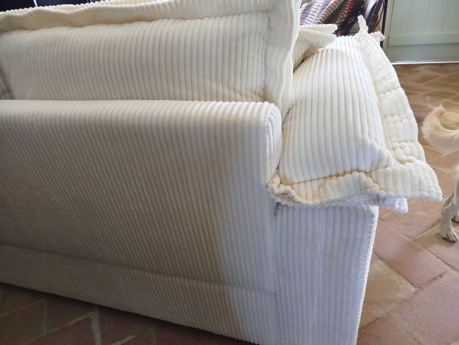 Sofá de 2 lugares Novo