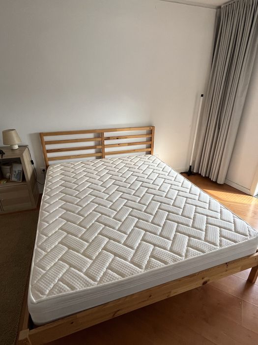 Cama 1,60 x 2,00 m com colchao