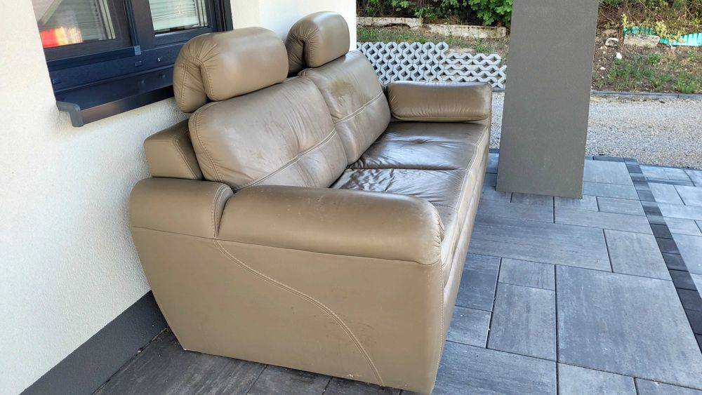 Komoda i  rozkładana sofa