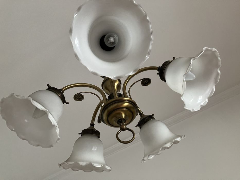 Candeeiro latao 5 bracos ( falta um vidro)