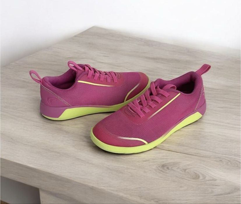 Яскраві текстильні кросівки Clarks оригінал 28,5 розмір