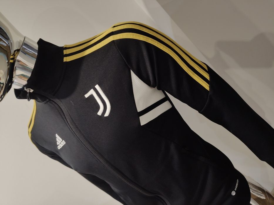 Bluza marki Adidas klubu Juventus