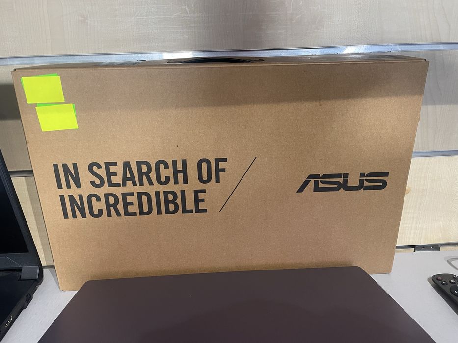 Laptop ASUS E510 komplet