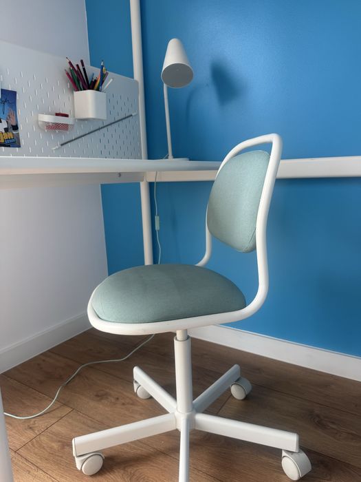 Krzeselko dla dziecka biurkowe ikea orfjall