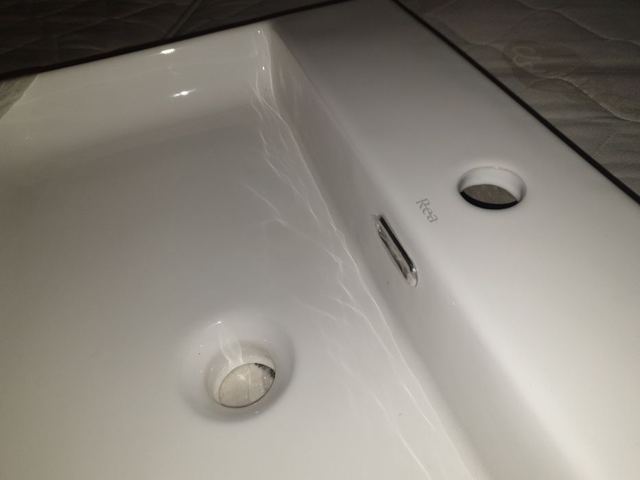 Умывальник Gina из