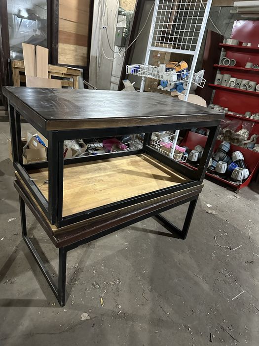 Журнальний столик лофт.                 .