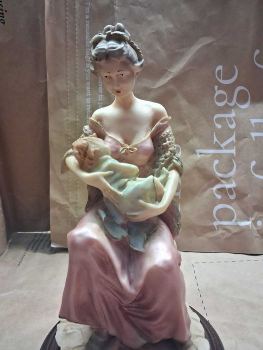 Estatueta - Mãe Pobre