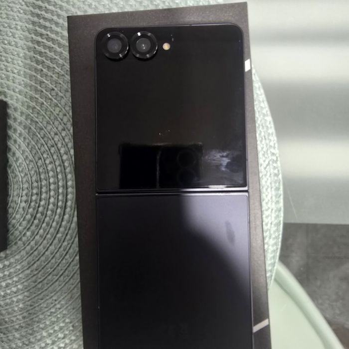 Vendo iphone samsung z flip 7 512Gb