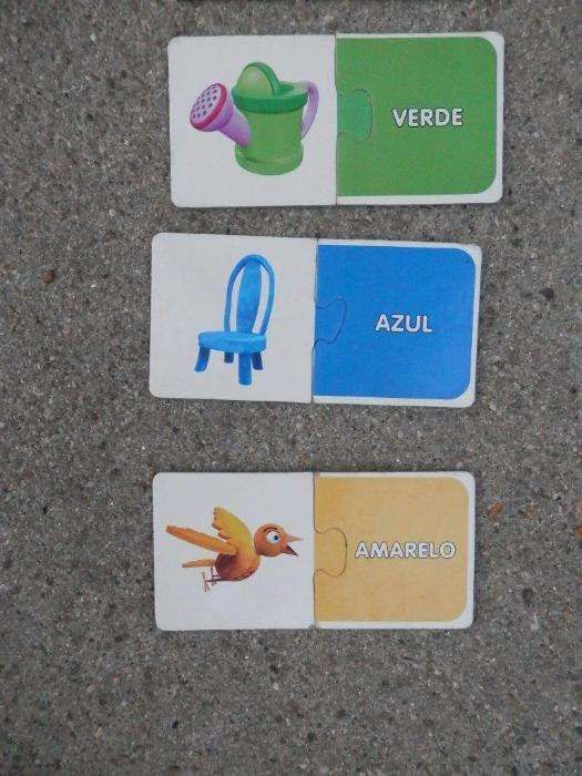 Puzzle didático de associação de cores