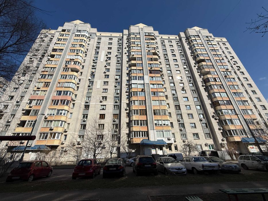 Продам 1 кім квартиру 46 м2 в Києві метро Позняки Є ВІДЕООГЛЯД