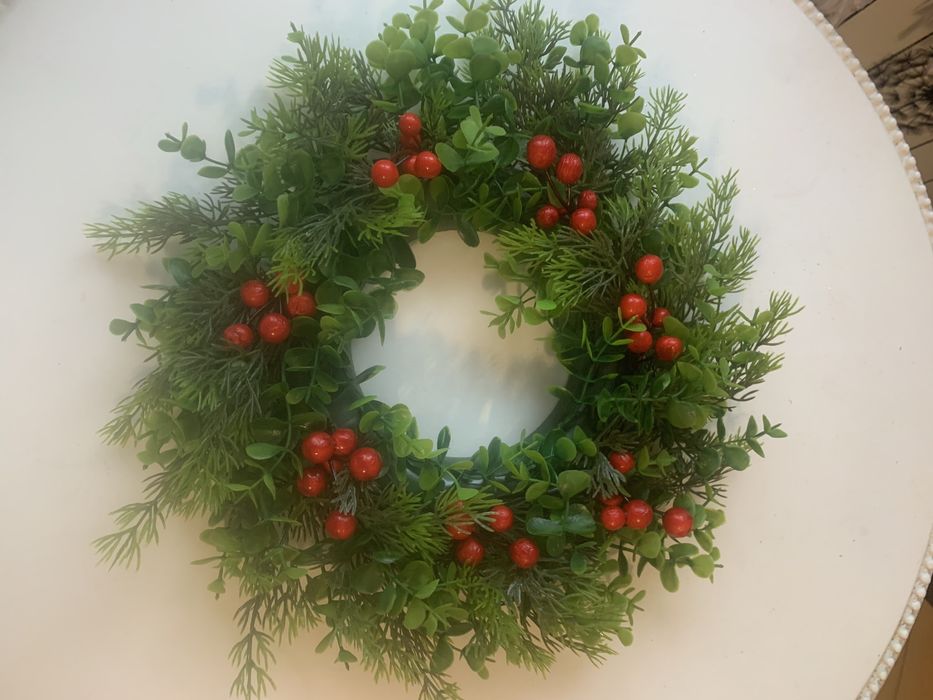 Wianek swiateczny ! Sztuczny !