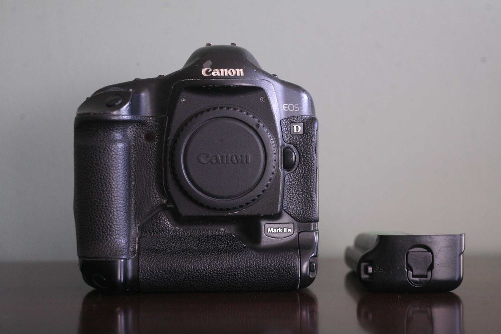 Rzadki DSLR Lustrzanka Profesjonalna Canon 1D mark II N