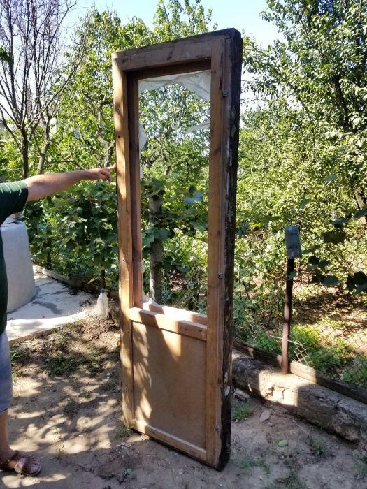 Продаю деревянные: окна и дверь балконная