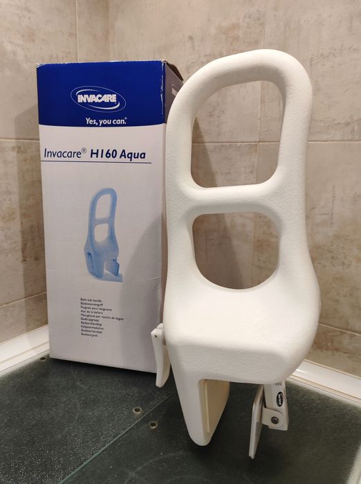 Apoio para banheira da marca Invacare