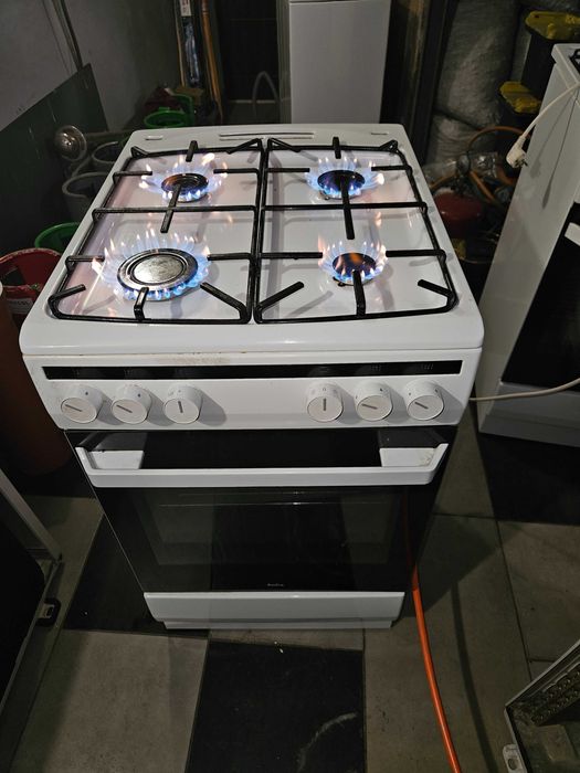 kuchnia gazowo - elektryczna