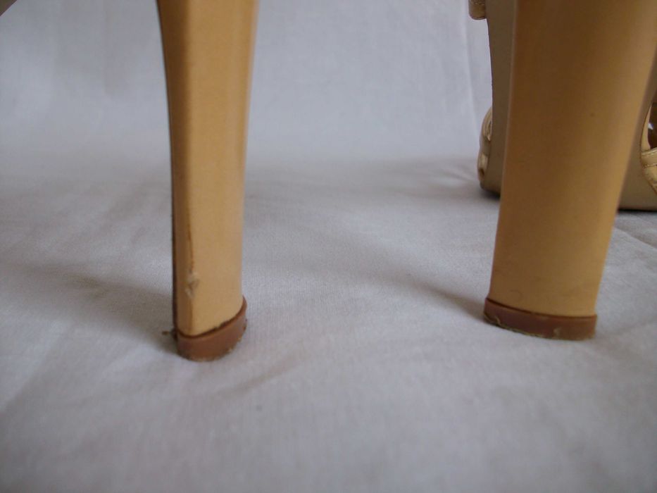 Ryłko Estima skórzane szpilki szpic LK Bennett- gratis 39,5