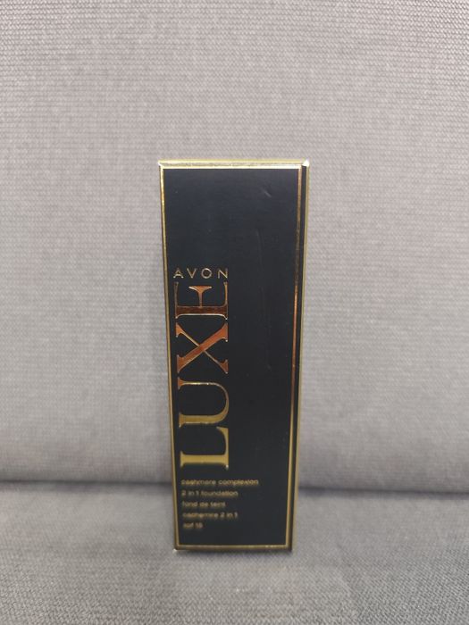 Avon Luxe podkład z bazą Medium Bisque