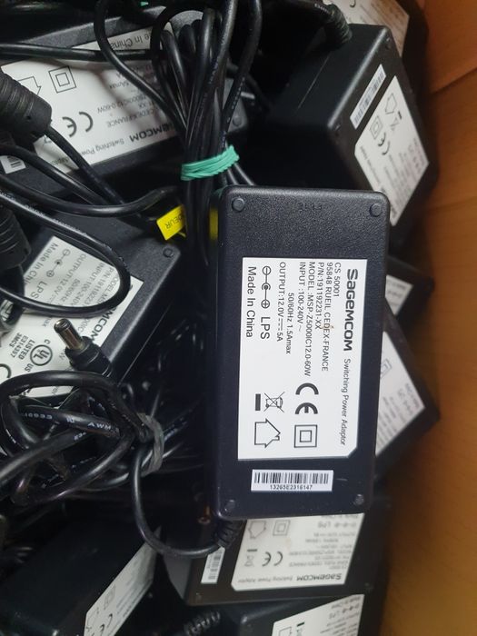 Блок живлення питания зарядное зарядка 12в/5а 60ват Sagemcom оригінал