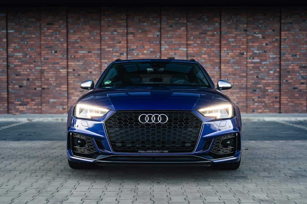 Wynajem samochodu Audi RS4 Sport Quattro 4x4 wypożyczalnia samochodów