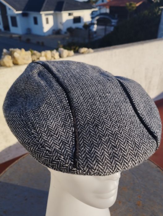 Boné de inverno, boina, chapéu. Novo.