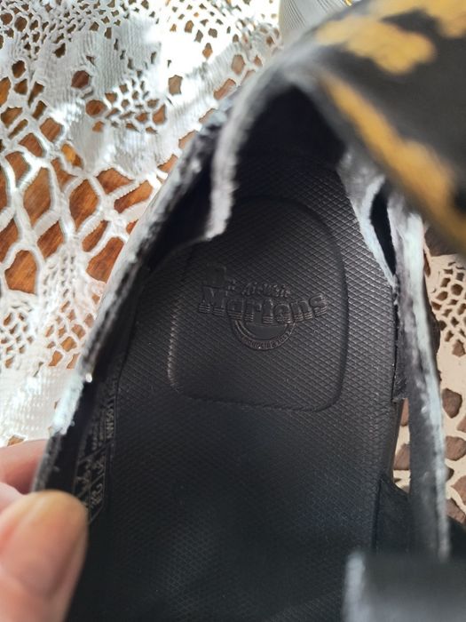 SPRZEDAM Sandały Martens