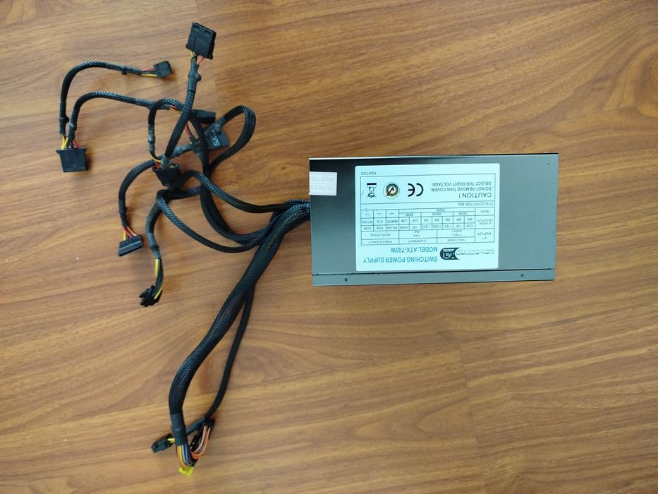 Fonte de alimentação ATX 700w