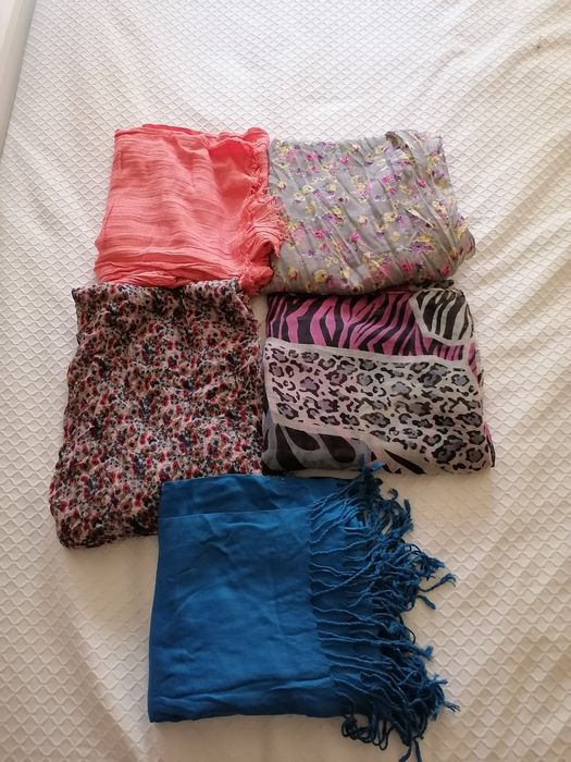 Lenços, cachecóis e golas