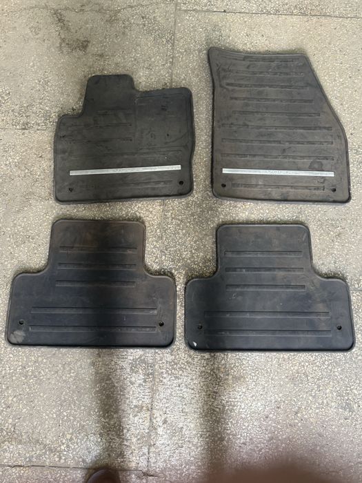 Продам ковирики в Range Rover Evoque