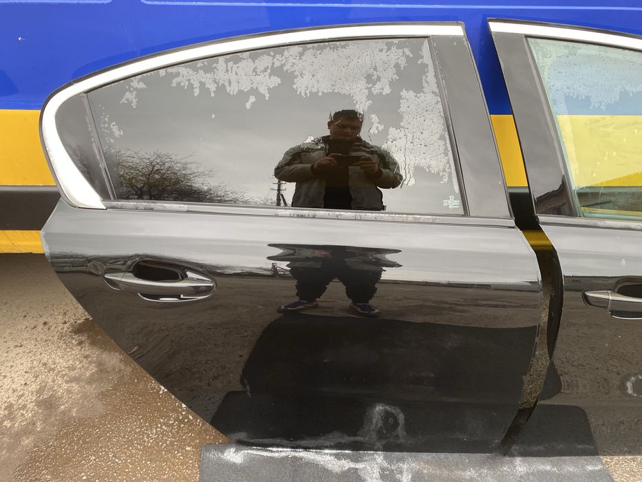 Права дверька Пежо 508 sw