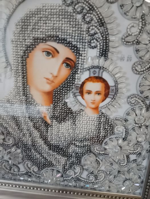 Образи вишиті бісером