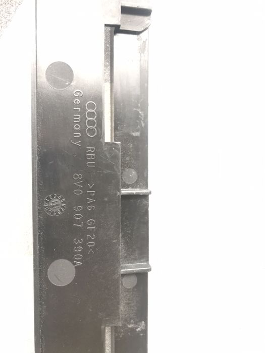 Крепление усилителя AUDI A3 Bang Olufsen  8v0907390A
