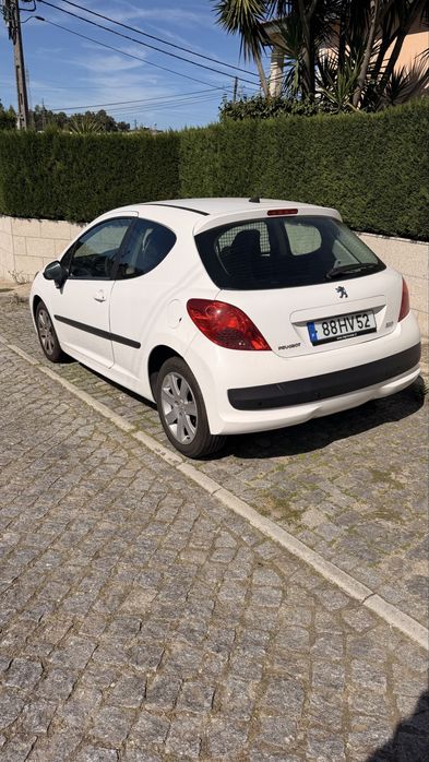 Peugeot 207 1.4 HDI troco por carro 5 lugares