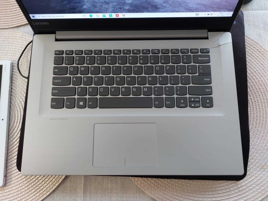 Laptop Lenovo ideapad 320s z lekkim uszkodzeniem mechanicznym